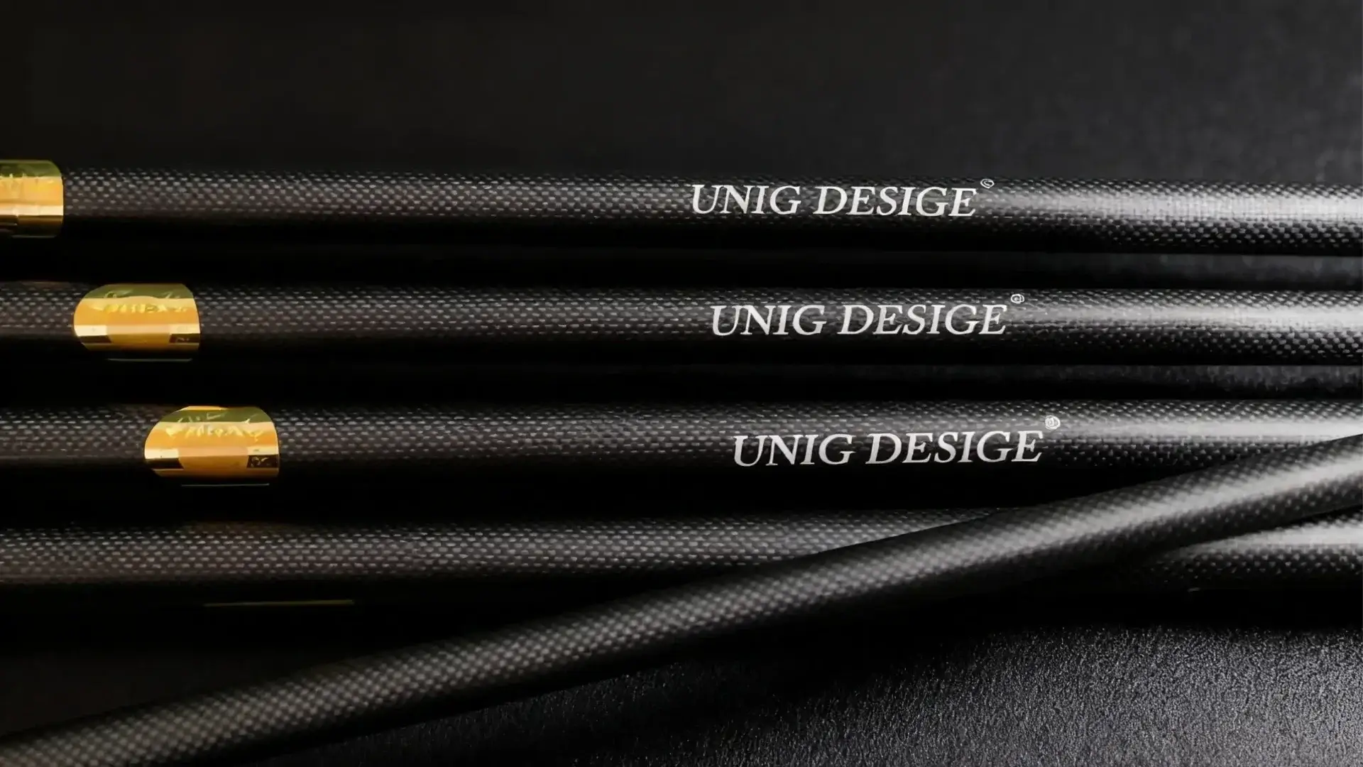 UNIG 1K Carbon
